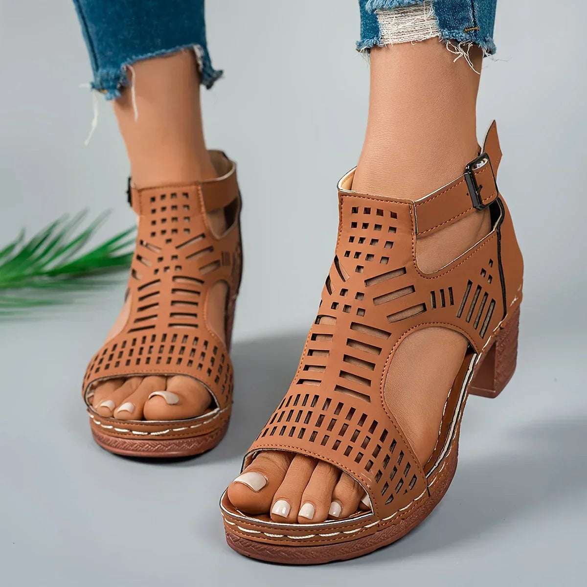 Sandales Femmes Élégantes à Talons Hauts avec Décors Raffinés