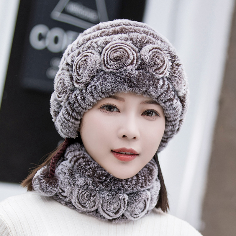 Bonnet Femme Hiver avec Bord Fourrure Doux