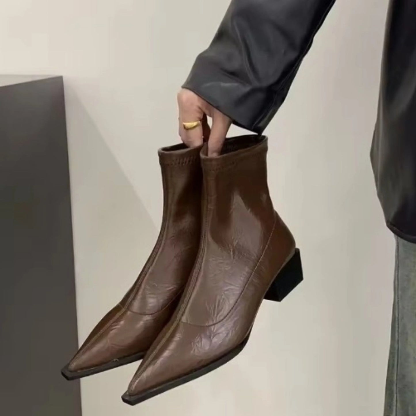 Bottines Femmes Élégantes À Bout Fin