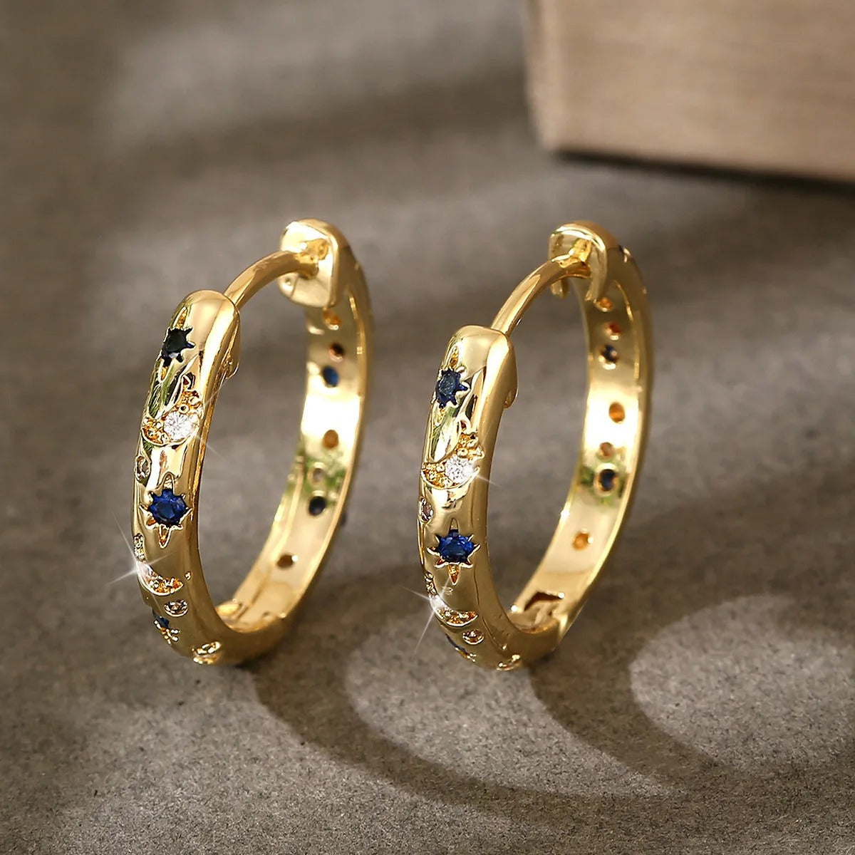 Boucles d'oreilles Élégantes Fleuries en Pierres - LuxeStyle