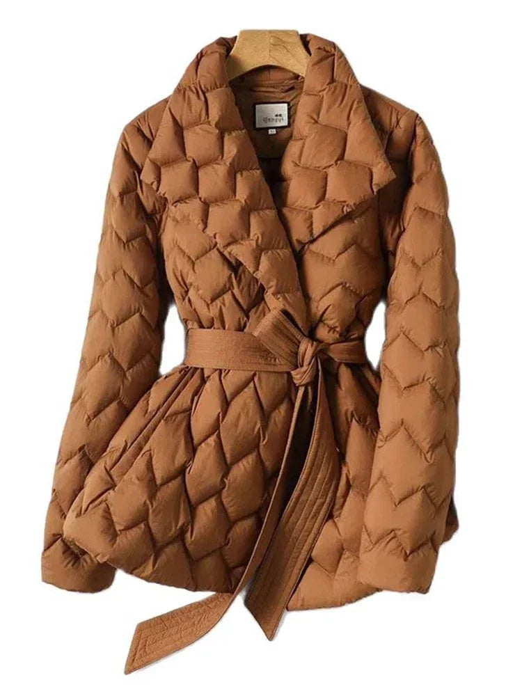 Veste Femme Hiver Courte Élégante - Doudoune Mode avec Ceinture & Décoration 3D