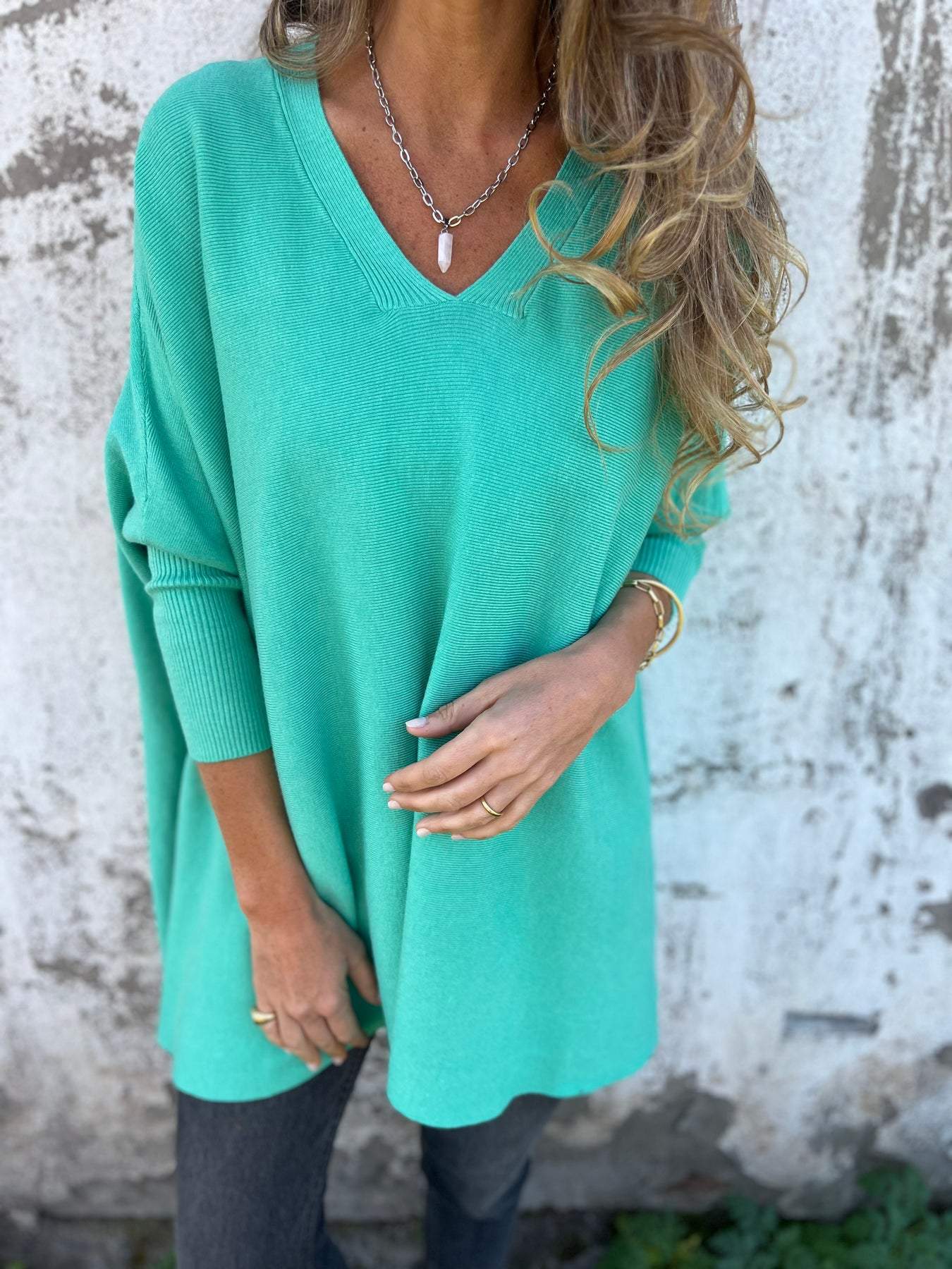 Pull femme noir classique longues manches