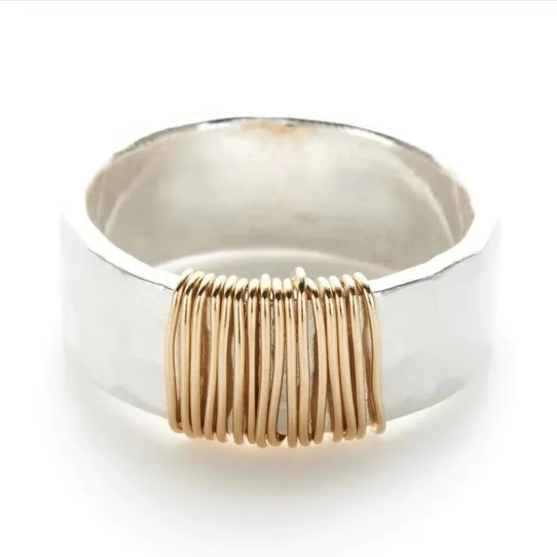 Bague Élégante à Décor Filigrane - LuxeStyle