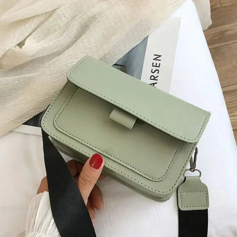 Sac à Épaule Chic avec Compartiment Ample et Design Versatile