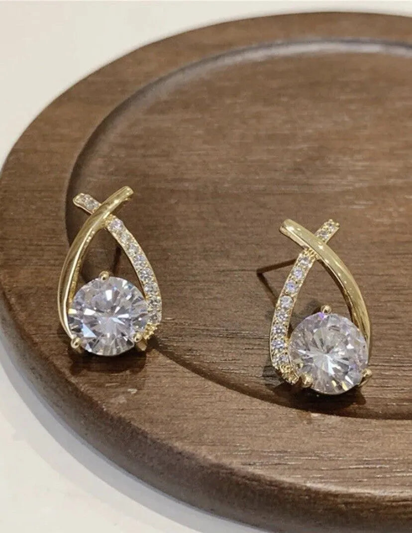 Boucles d'Oreilles Femmes Élégantes avec Motif Tressé Chic - LuxeStyle