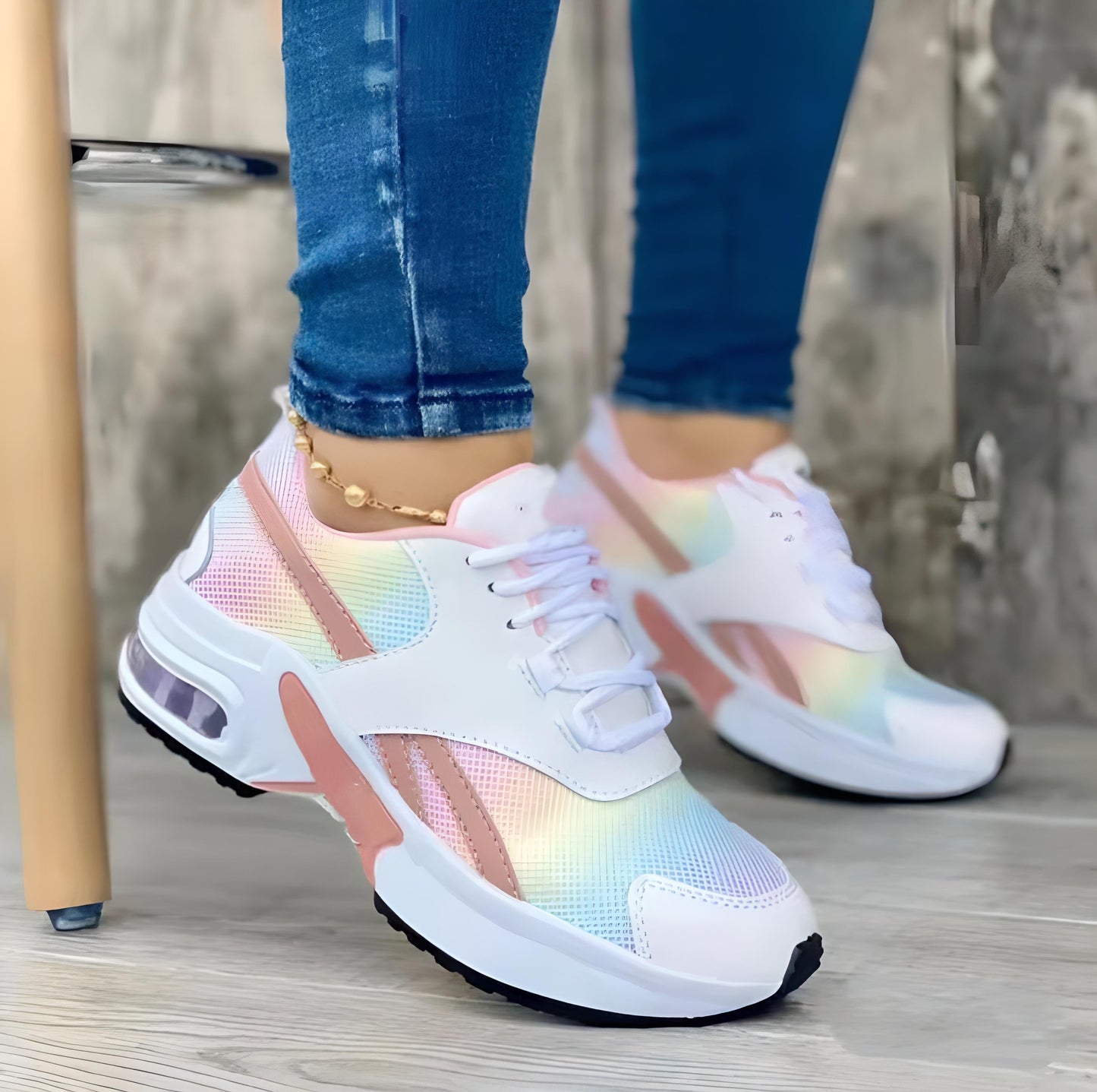 Baskets Femme Noires et Blanches Sport