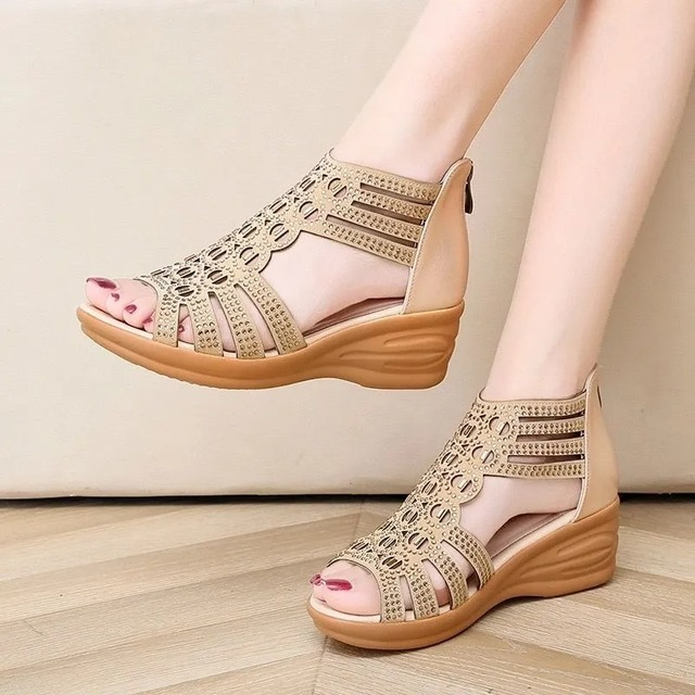 Sandales plates-formes noir cuir féminines