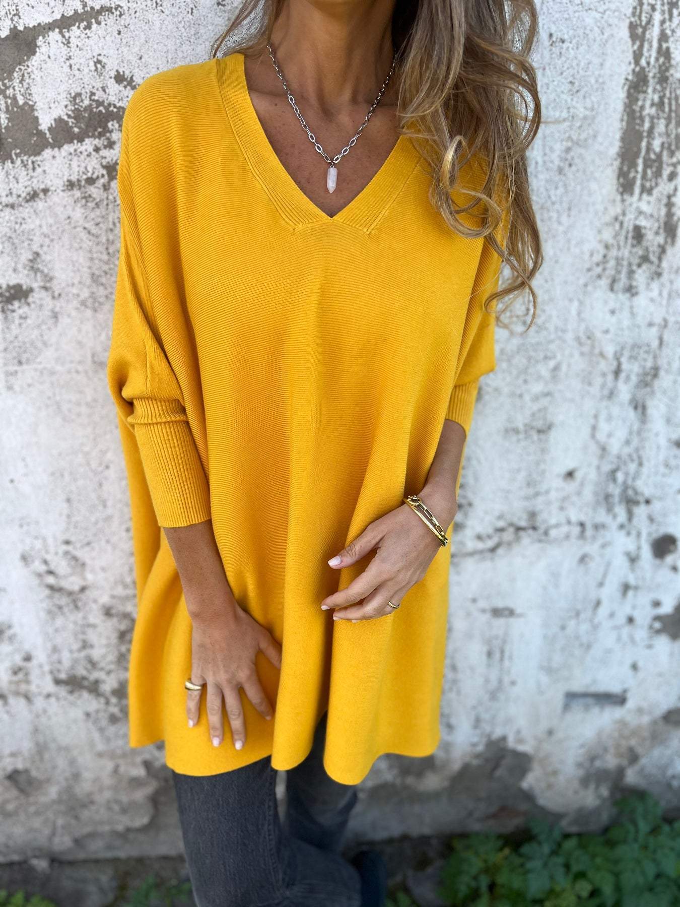 Pull femme noir classique longues manches