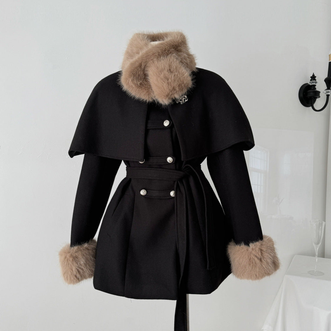Manteau Femme Hiver Court avec Col Détachable - LuxeStyle