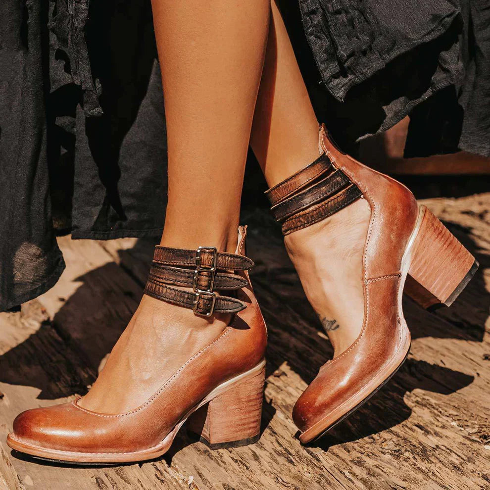 Chaussures à talons en cuir brun élégantes avec fermetures ajustables