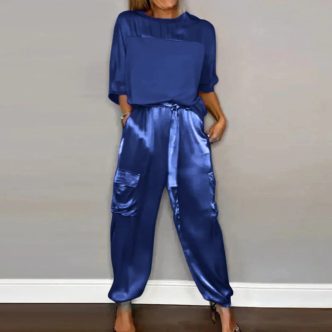 Sophia – Ensemble 2 pièces chic avec chemisier détendu et pantalon confortable