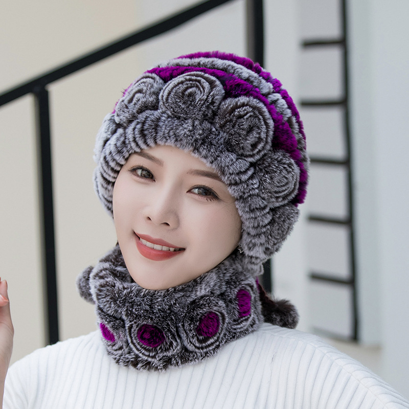 Bonnet Femme Hiver avec Bord Fourrure Doux