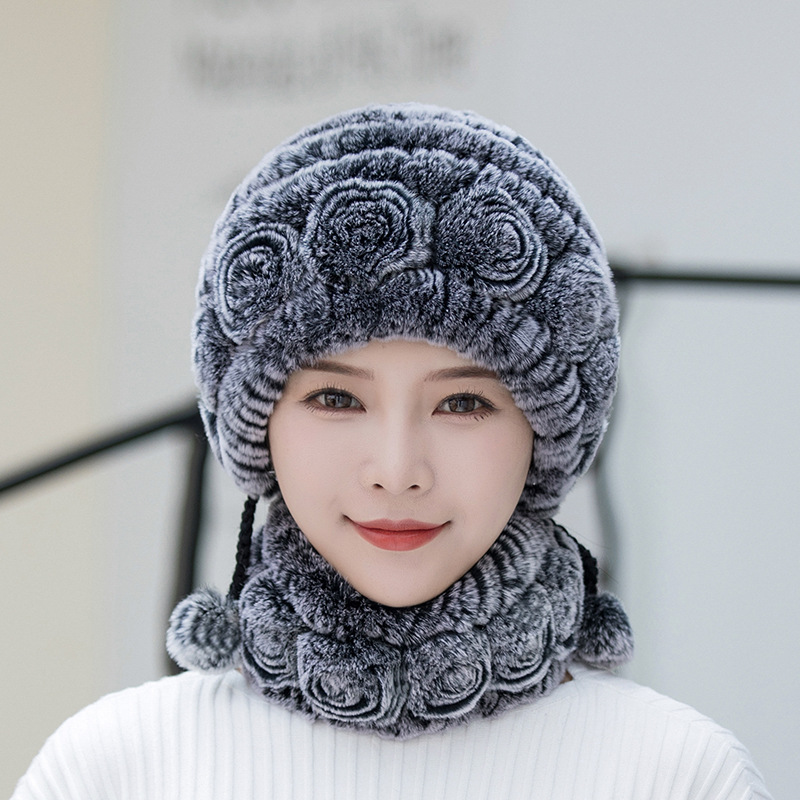 Bonnet Femme Hiver avec Bord Fourrure Doux