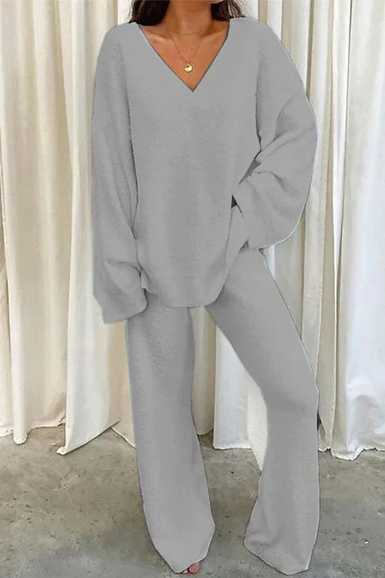 Tenue Décontractée Femme – Ensemble Détente Douillet avec Pull Col V et Pantalon Confort