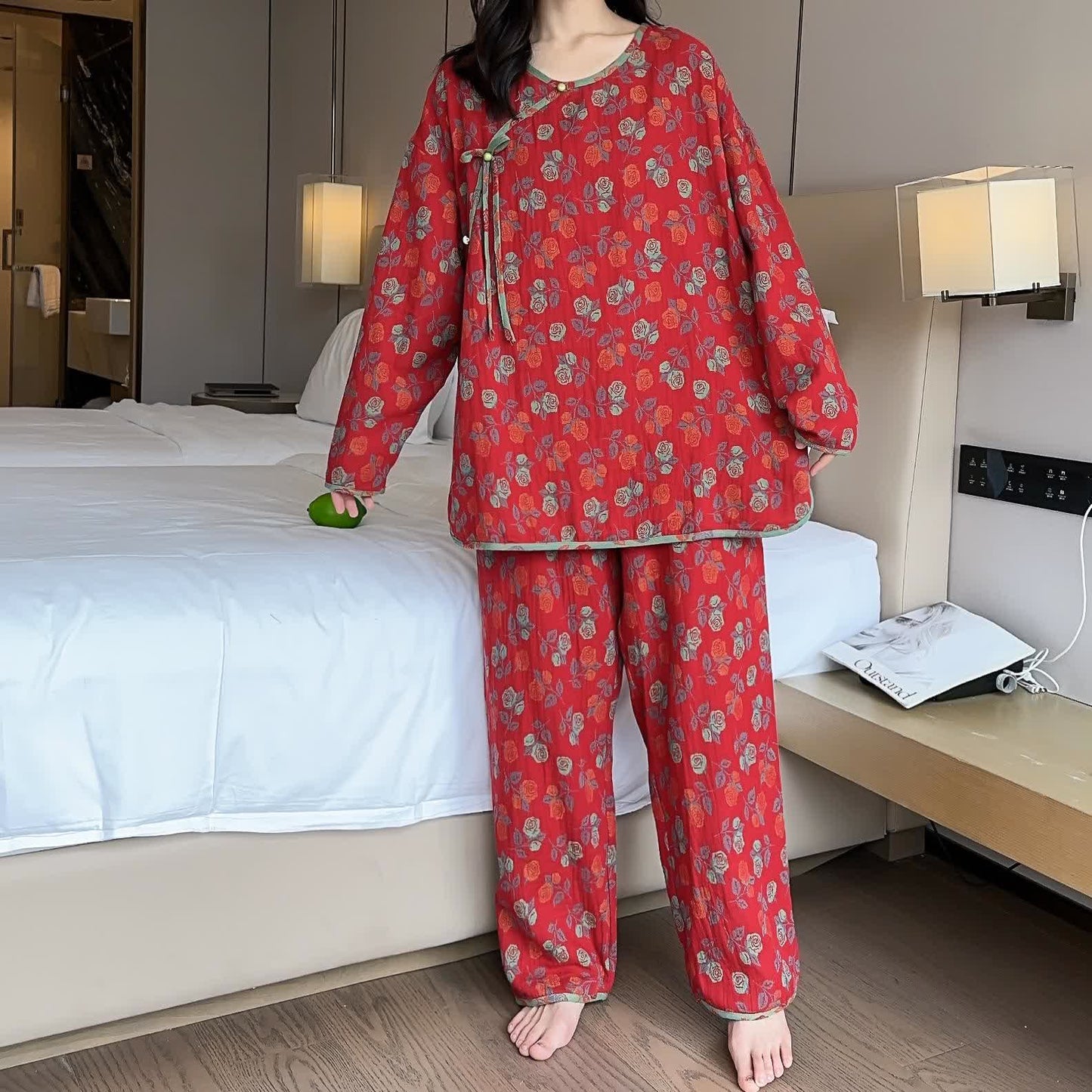 Pyjama Douillet Fleuri pour Femme et Homme - LuxeStyle