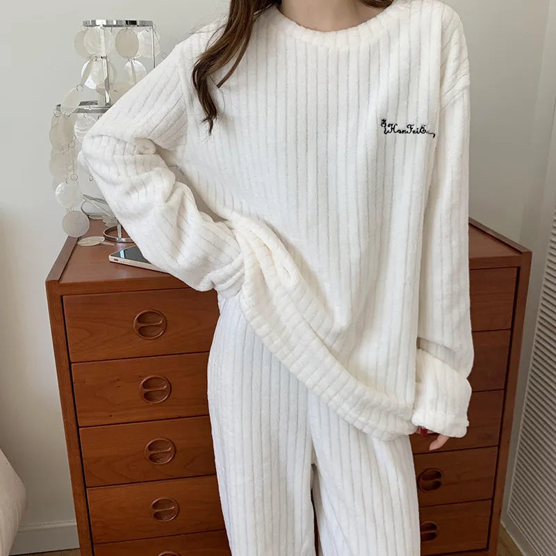 Pyjama Femme Hiver Confort avec Manches Longues - LuxeStyle