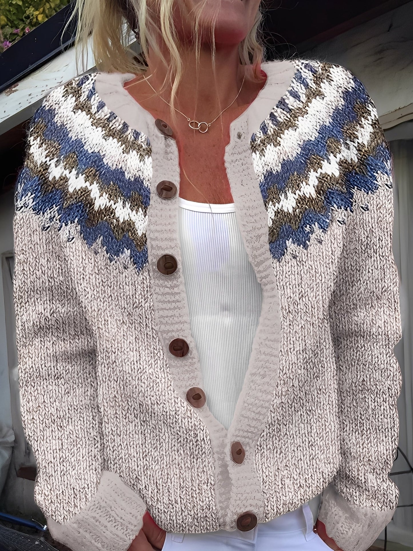 Cardigan Femme Élégant en Maille Douce - LuxeStyle