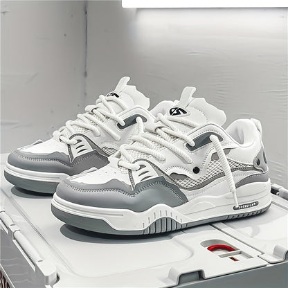 Baskets Sport Noires et Blanches Lacets Solides