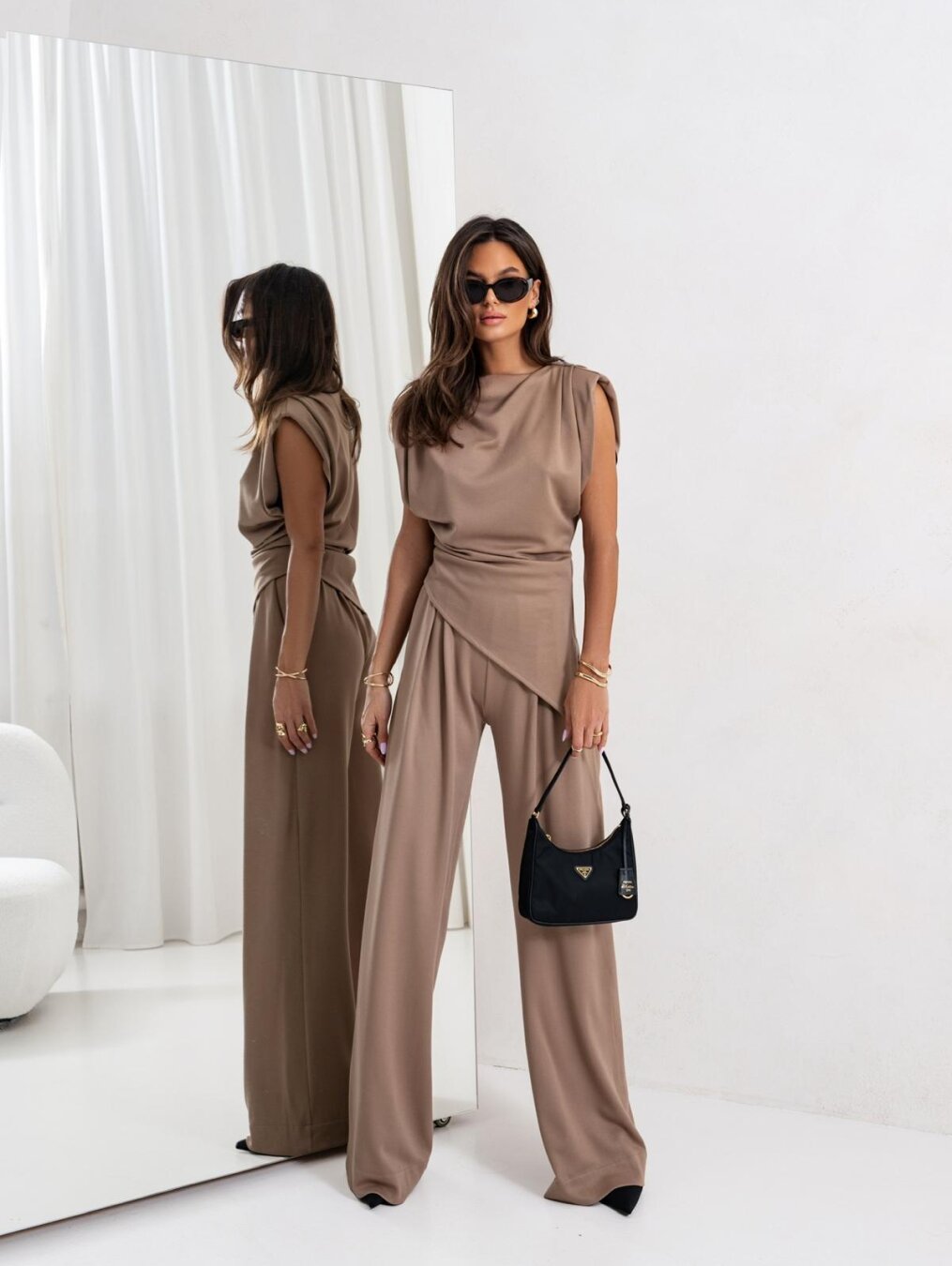 Tenue Femme 2 Pièces Élégante - Haut Fluide et Pantalon Taille Relâchée