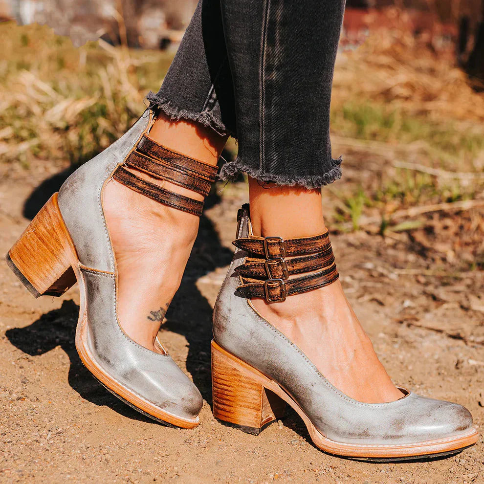 Chaussures à talons en cuir brun élégantes avec fermetures ajustables
