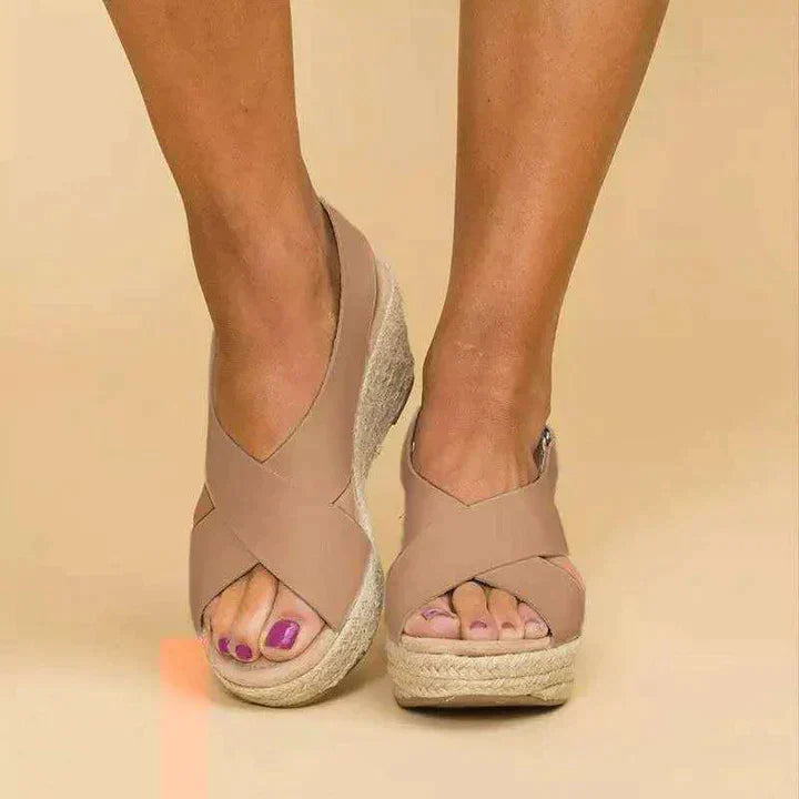 Sandales plates à talon femme noir tendance
