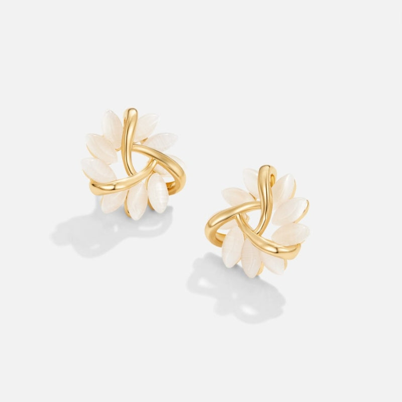 Boucles d'oreilles Fleurs Délicates en Forme de Pétale - LuxeStyle