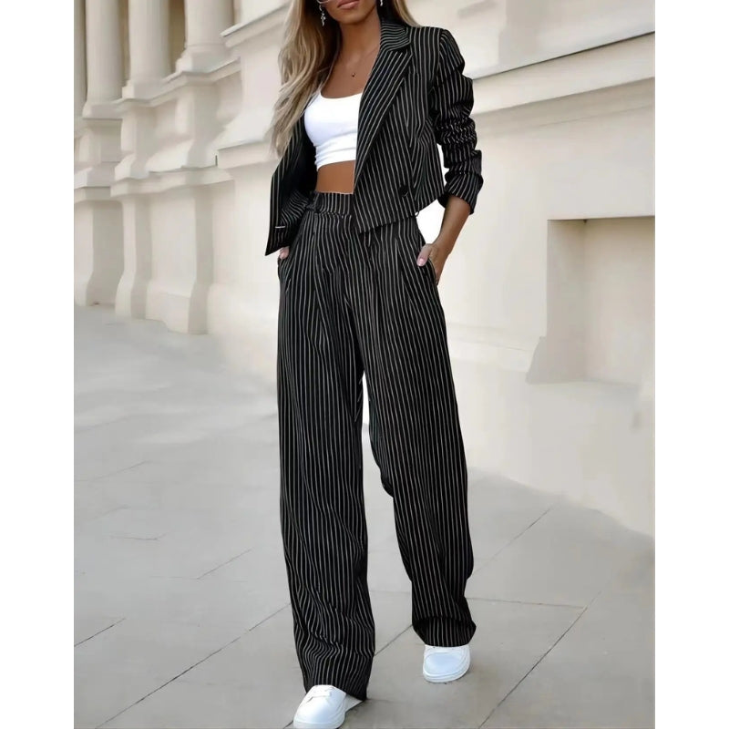 Costume Femme Chic avec Veste Courte et Pantalon Évasé