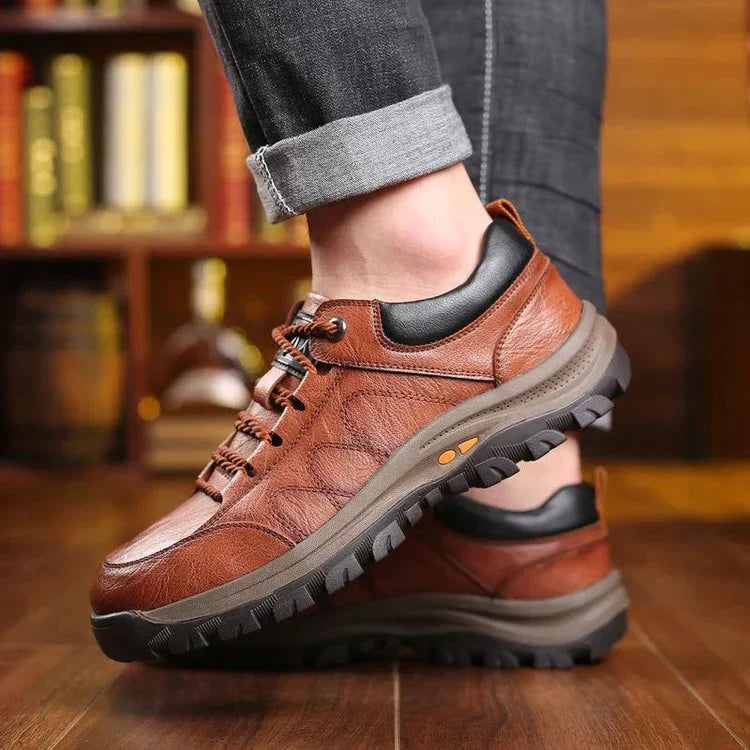 Bottes de marche en cuir brun pour hommes - LuxeStyle