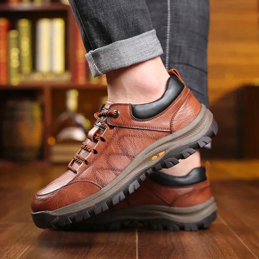 Bottes de marche en cuir brun pour hommes - LuxeStyle