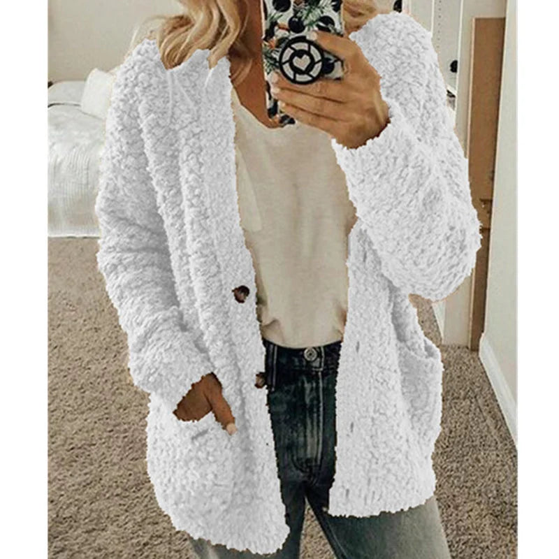 Veste douillette blanche femme poches boutons - LuxeStyle