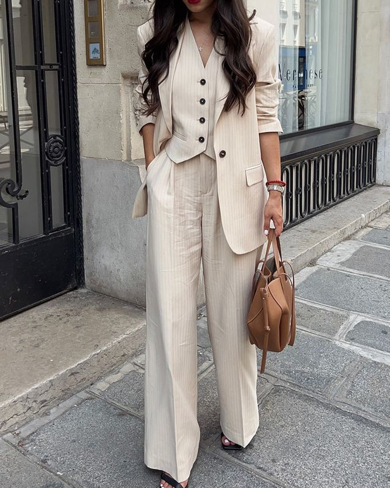 Costume Féminin Élégant avec Veste Tailleur et Gilet pour Femme