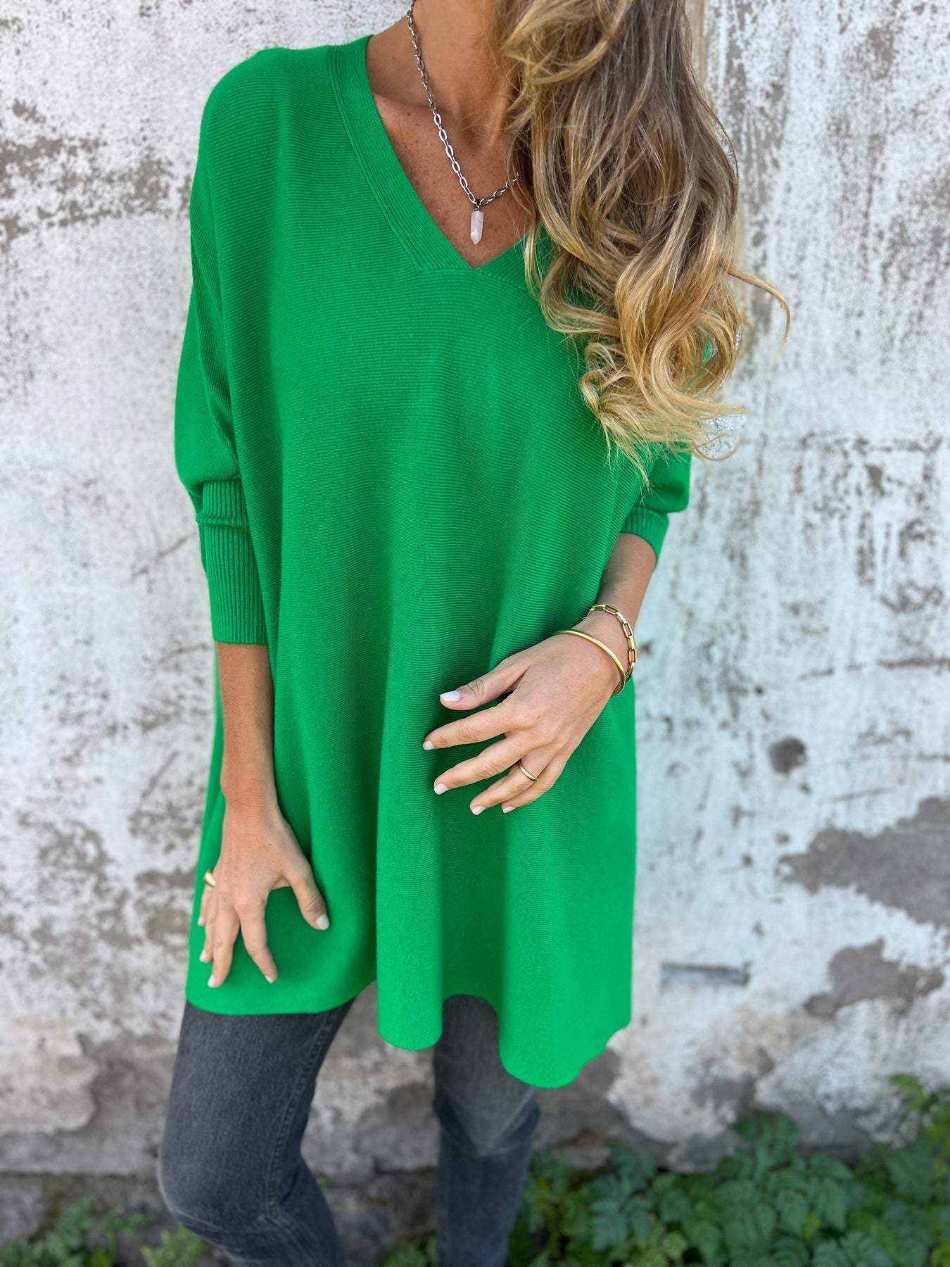 Pull femme noir classique longues manches