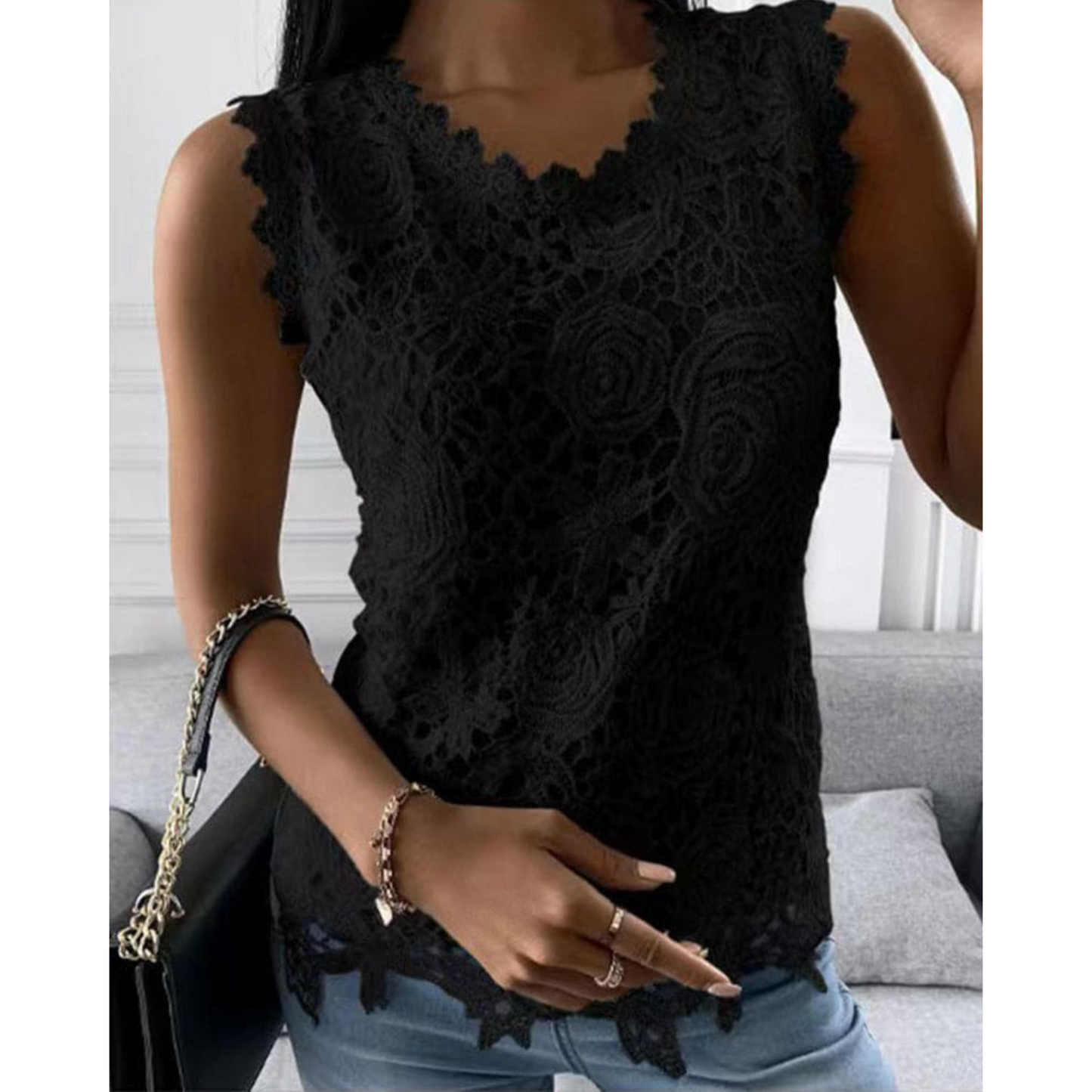 Blouse Féminine Élégante | Dentelle Raffinée et Décolleté Profond