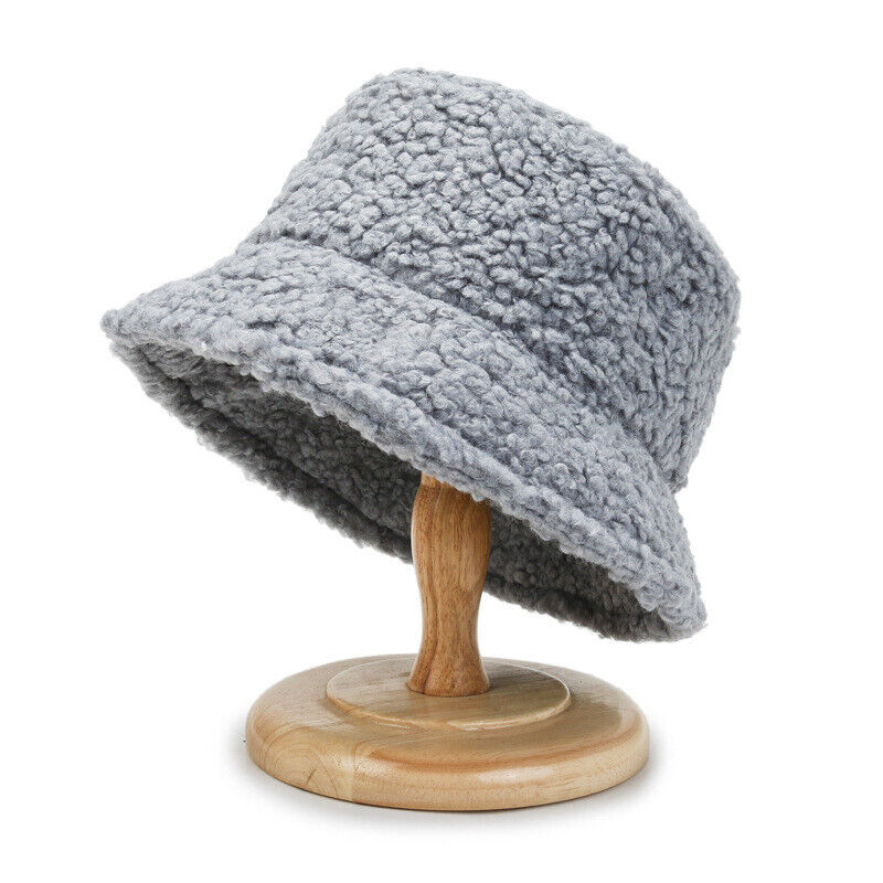 Chapeau Femme Hiver au Crochet avec Pompon
