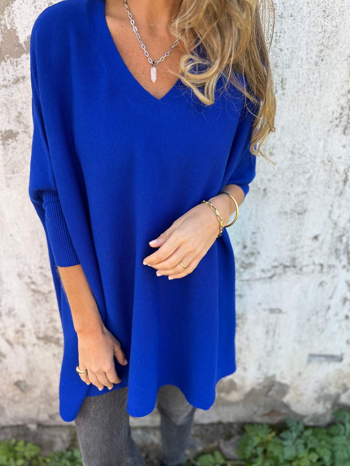 Pull femme noir classique longues manches