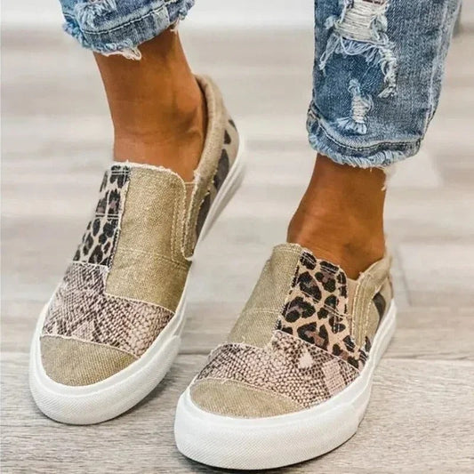 Baskets mode à lacets avec motif animalier chic - LuxeStyle