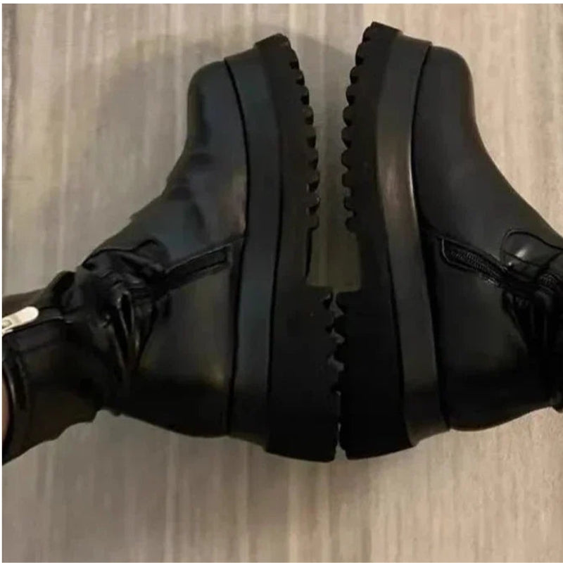 Bottines Mode à talons épais avec fermeture éclair et look décontracté - LuxeStyle
