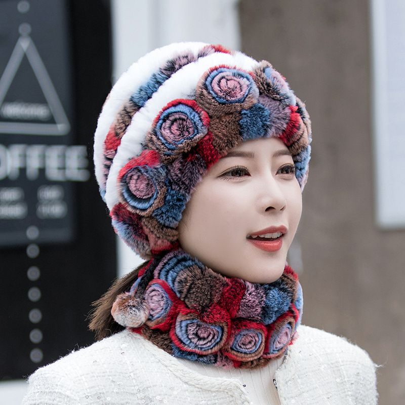 Bonnet Femme Hiver avec Bord Fourrure Doux