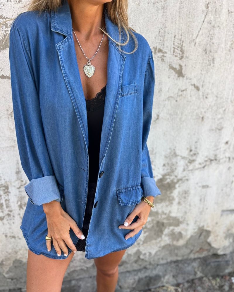 Blazer Denim Détendu avec Poches Traditionnelles - LuxeStyle