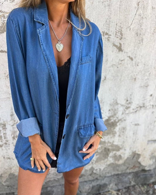 Blazer Denim Détendu avec Poches Traditionnelles - LuxeStyle