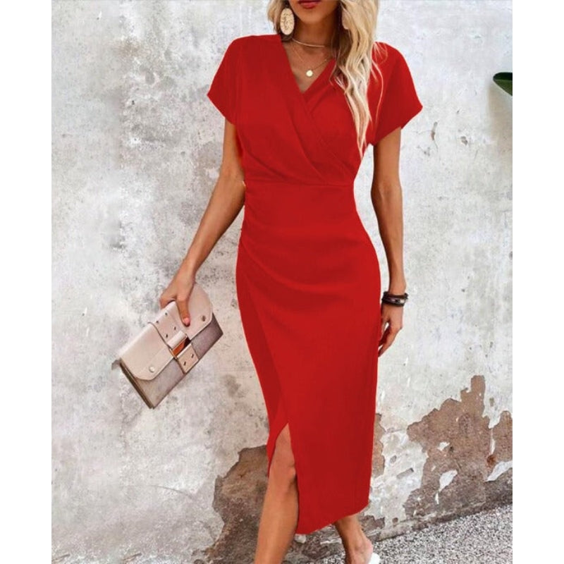 Robe femme élégante avec décolleté profond et manches courtes