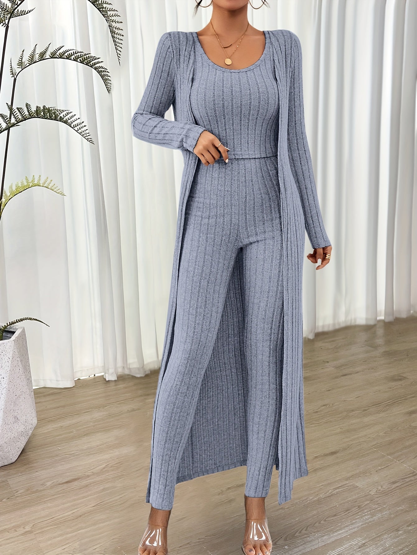 Ensemble Décontracté Trois Pièces pour Femme avec Cardigan Douillet pour Détente