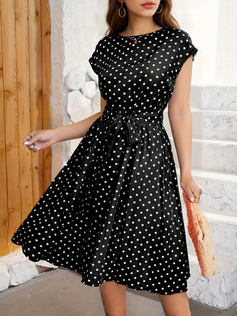 Robe Plissée Femme Élégante – Motif Pois Classique & Taille Avantageuse