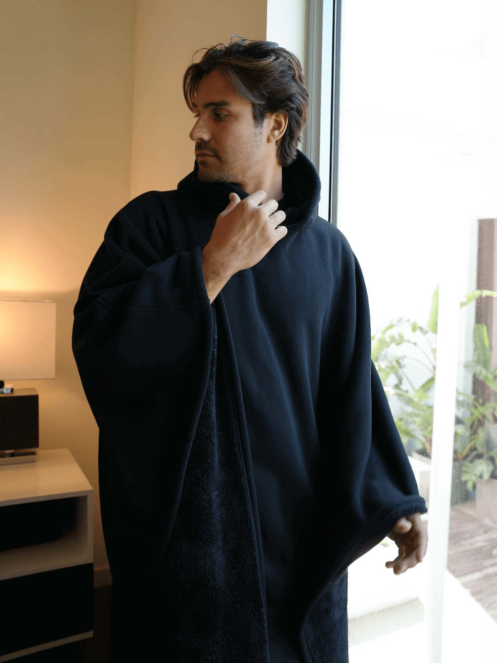 Cape féminine noir élégante et tendance