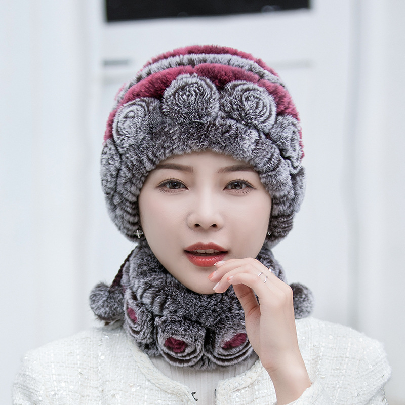 Bonnet Femme Hiver avec Bord Fourrure Doux