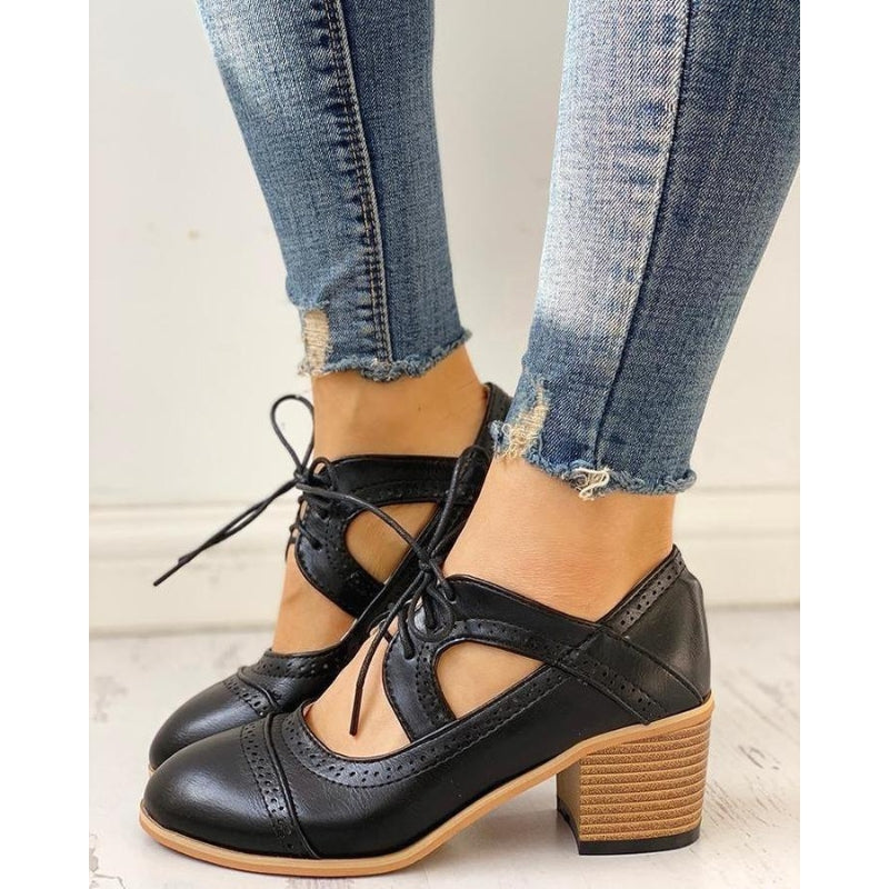 Chaussures à talon épais et décolleté élégant