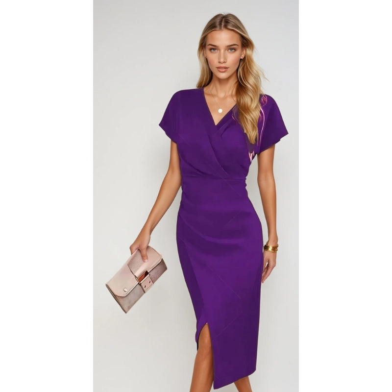 Robe femme élégante avec décolleté profond et manches courtes