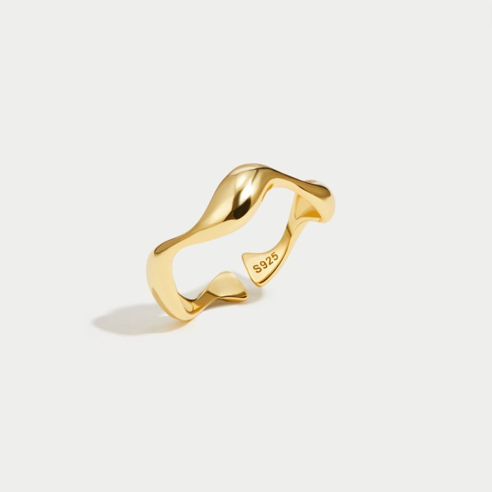 Bague Ondulée Chic avec Détail Marin - LuxeStyle