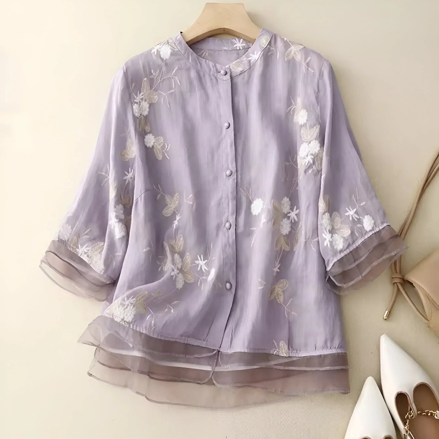 Blouse Féminine Fleurs Délicates en Soie Légère