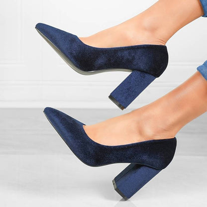 Chaussures femme élégantes en cuir noir à talons élevés
